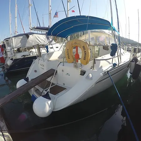 Botel парусная яхта Felicite Marmaris